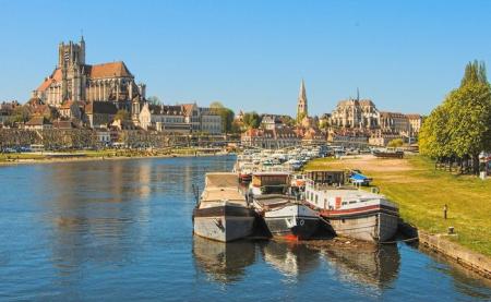 Vue de la ville et de la cathédrale d'Auxerre
