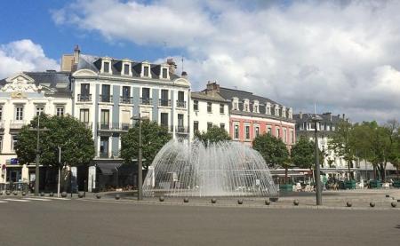 Tarbes, place de Verdun, dans le département des Hautes Pyrénées