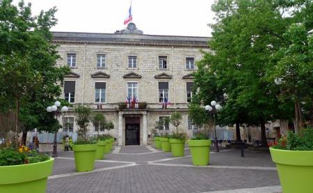 Vue de l'Hôtel de Ville d'Agen