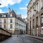 Vue d'une rue du centre ville de Rennes, en Bretagne