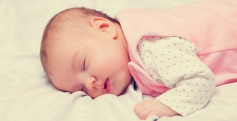 Bébé en train de dormir paisiblement