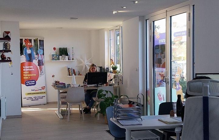 Intérieur de l'agence Kangourou Kids de Bayonne