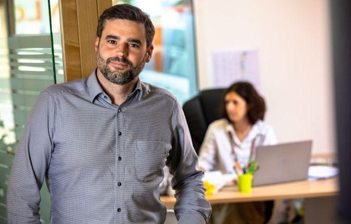 Agence Kangourou Kids de Besançon avec son gérant, Gaël Grosperrin, au premier plan