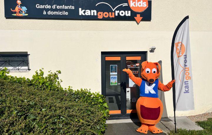 Vitrine extérieure de l'agence Kangourou Kids de Cholet