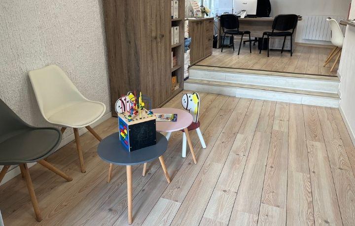 Intérieur de l'agence Kangourou Kids de Cognac