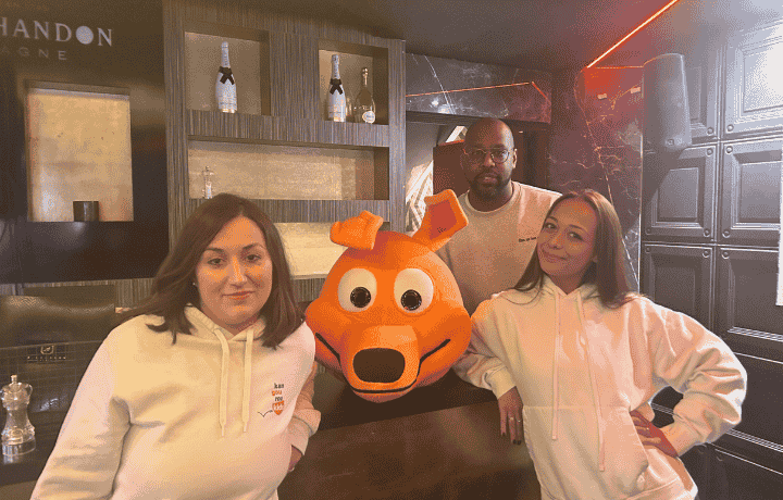 Photo de l'équipe commerciale qui compose l'agence Kangourou Kids de Juvisy-sur-Orge