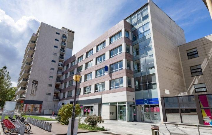 Espace extérieur de l'agence Kangourou Kids de Rouen