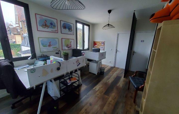 Intérieur de l'agence Kangourou Kids de Sannois