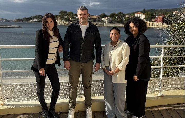 Photo de l'équipe commerciale qui compose l'agence Kangourou Kids de Toulon