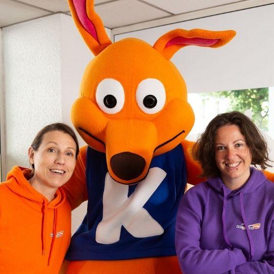 Sandra Juillard, responsable de l'agence Kangourou Kids de Clermont-Ferrand, et sa collaboratrice